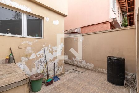 Casa à venda com 230m², 4 quartos e 3 vagas Casa à venda com 230m², 4 quartos e 3 vagasÁrea de Serviço/Quintal