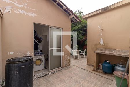 Casa à venda com 230m², 4 quartos e 3 vagas Casa à venda com 230m², 4 quartos e 3 vagasÁrea de Serviço/Quintal