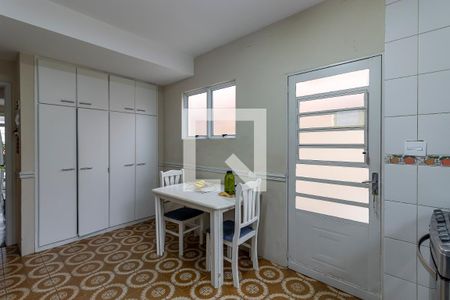 Casa à venda com 230m², 4 quartos e 3 vagas Casa à venda com 230m², 4 quartos e 3 vagasCozinha