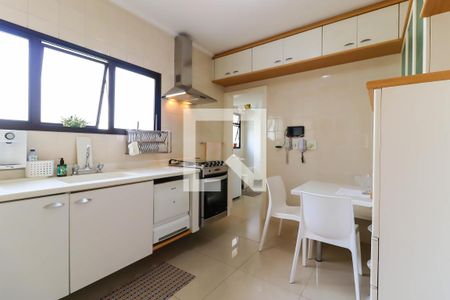 Apartamento à venda com 124m², 3 quartos e 2 vagas Apartamento à venda com 124m², 3 quartos e 2 vagasCozinha