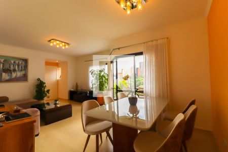 Apartamento à venda com 124m², 3 quartos e 2 vagas Apartamento à venda com 124m², 3 quartos e 2 vagasSala de Jantar