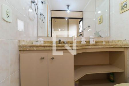 Apartamento à venda com 124m², 3 quartos e 2 vagas Apartamento à venda com 124m², 3 quartos e 2 vagasBanheiro da Suíte