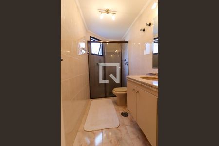 Apartamento à venda com 124m², 3 quartos e 2 vagas Apartamento à venda com 124m², 3 quartos e 2 vagasBanheiro Corredor