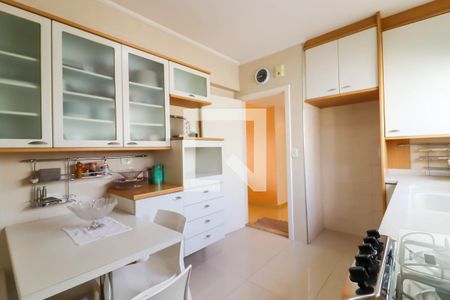 Apartamento à venda com 124m², 3 quartos e 2 vagas Apartamento à venda com 124m², 3 quartos e 2 vagasCozinha