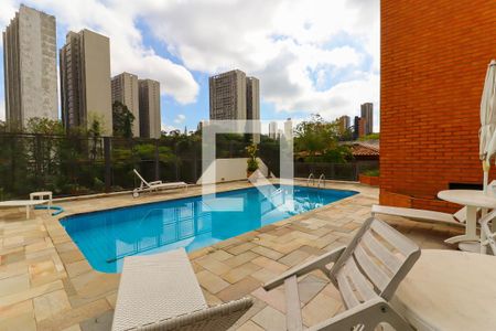 Apartamento à venda com 124m², 3 quartos e 2 vagas Apartamento à venda com 124m², 3 quartos e 2 vagasÁrea comum - Piscina