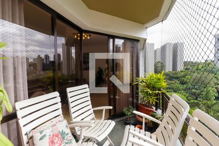 Apartamento à venda com 124m², 3 quartos e 2 vagas Apartamento à venda com 124m², 3 quartos e 2 vagasVaranda da Sala