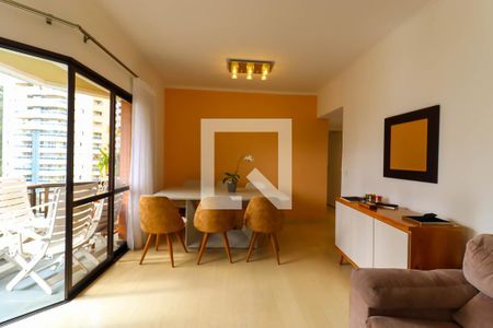 Apartamento à venda com 124m², 3 quartos e 2 vagas Apartamento à venda com 124m², 3 quartos e 2 vagasSala de Jantar