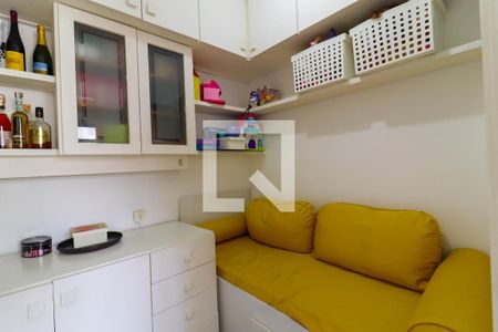 Apartamento à venda com 124m², 3 quartos e 2 vagas Apartamento à venda com 124m², 3 quartos e 2 vagasQuarto de Serviço
