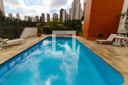 Apartamento à venda com 124m², 3 quartos e 2 vagas Apartamento à venda com 124m², 3 quartos e 2 vagasÁrea comum - Piscina