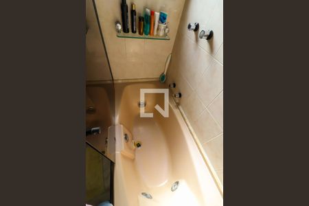 Apartamento à venda com 124m², 3 quartos e 2 vagas Apartamento à venda com 124m², 3 quartos e 2 vagasBanheiro da Suíte