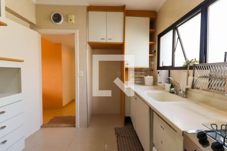 Apartamento à venda com 124m², 3 quartos e 2 vagas Apartamento à venda com 124m², 3 quartos e 2 vagasCozinha