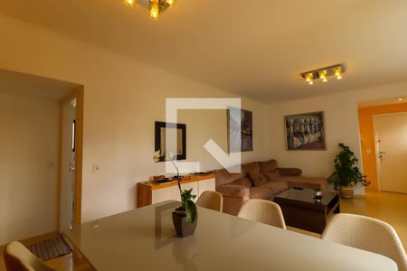 Apartamento à venda com 124m², 3 quartos e 2 vagas Apartamento à venda com 124m², 3 quartos e 2 vagasSala de Jantar