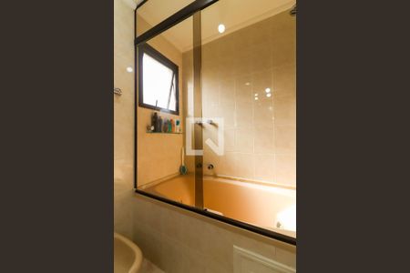 Apartamento à venda com 124m², 3 quartos e 2 vagas Apartamento à venda com 124m², 3 quartos e 2 vagasBanheiro da Suíte