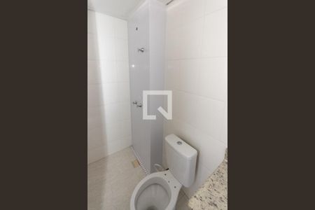 Apartamento à venda com 46m², 2 quartos e sem vaga Apartamento à venda com 46m², 2 quartos e sem vagaBanheiro