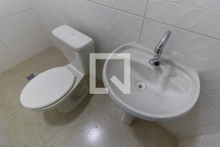 Banheiro de apartamento para alugar com 1 quarto, 33m² em Jardim Angela (zona Leste), São Paulo