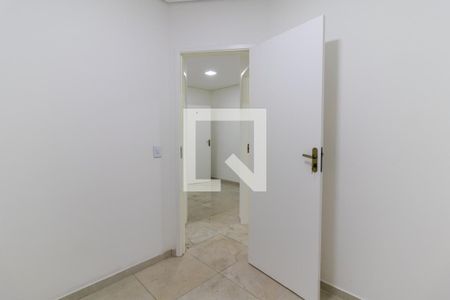 Quarto 2 de apartamento para alugar com 2 quartos, 40m² em Jardim Angela, São Paulo