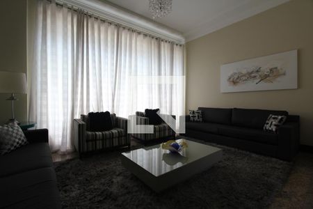 Apartamento à venda com 198m², 4 quartos e 4 vagasHall social