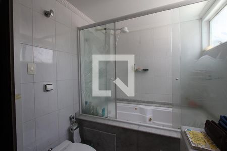 Apartamento à venda com 198m², 4 quartos e 4 vagasBanheiro do Quarto 1