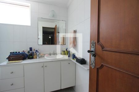Apartamento à venda com 198m², 4 quartos e 4 vagasBanheiro do Quarto 1