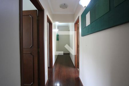 Apartamento à venda com 198m², 4 quartos e 4 vagasCorredor