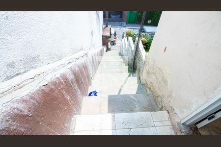 Casa para alugar com 60m², 3 quartos e sem vaga Casa para alugar com 60m², 3 quartos e sem vagaEscada da entrada