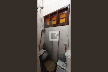 Casa à venda com 592m², 3 quartos e 5 vagas Casa à venda com 592m², 3 quartos e 5 vagasBanheiro de serviço