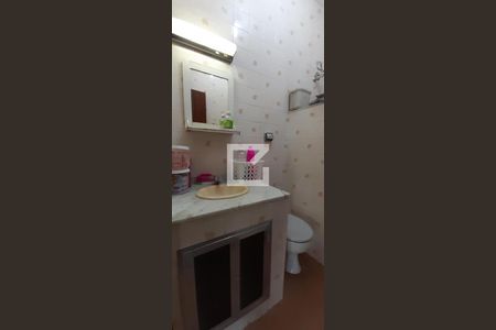 Casa à venda com 592m², 3 quartos e 5 vagas Casa à venda com 592m², 3 quartos e 5 vagasBanheiro de serviço