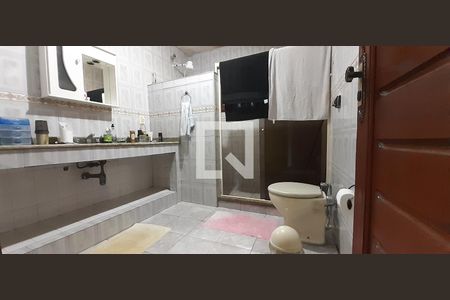 Casa à venda com 592m², 3 quartos e 5 vagas Casa à venda com 592m², 3 quartos e 5 vagasBanheiro da Suíte