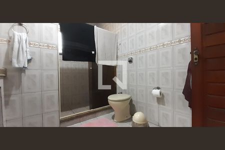 Casa à venda com 592m², 3 quartos e 5 vagas Casa à venda com 592m², 3 quartos e 5 vagasBanheiro da Suíte