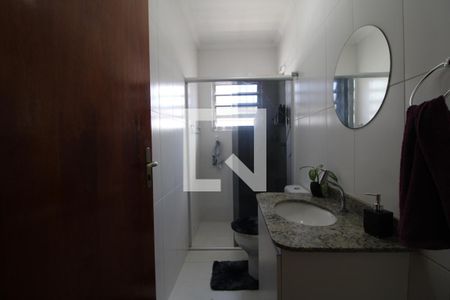 Casa à venda com 223m², 2 quartos e 2 vagasBanheiro