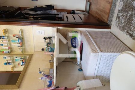 Casa à venda com 89m², 4 quartos e 2 vagasBanheiro da Suíte