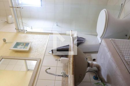 Casa à venda com 89m², 4 quartos e 2 vagasBanheiro corredor 