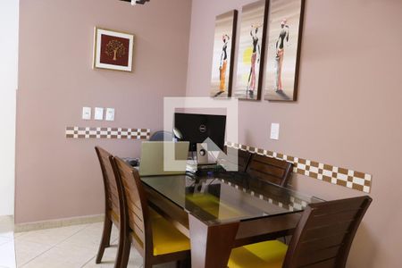 Casa à venda com 89m², 4 quartos e 2 vagasSala de jantar