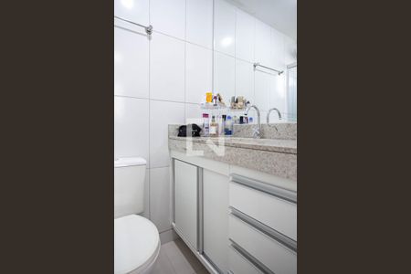 Apartamento para alugar com 140m², 2 quartos e 2 vagas Apartamento para alugar com 140m², 2 quartos e 2 vagasBanheiro da suíte