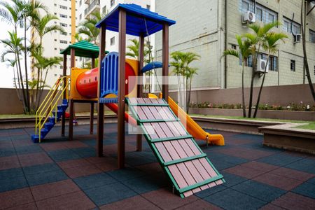 Apartamento para alugar com 55m², 2 quartos e 1 vaga Apartamento para alugar com 55m², 2 quartos e 1 vagaÁrea comum - Playground
