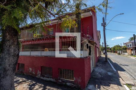 Casa à venda com 550m², 6 quartos e 3 vagas Casa à venda com 550m², 6 quartos e 3 vagasFachada