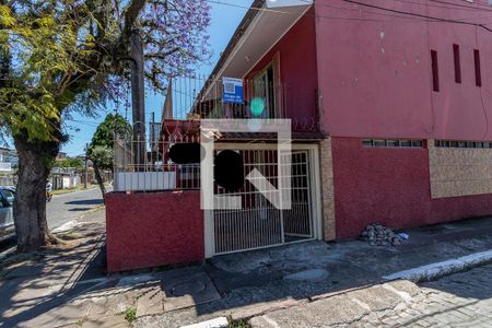 Casa à venda com 550m², 6 quartos e 3 vagas Casa à venda com 550m², 6 quartos e 3 vagasFachada