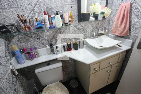 Apartamento à venda com 70m², 2 quartos e 2 vagas Apartamento à venda com 70m², 2 quartos e 2 vagasBanheiro