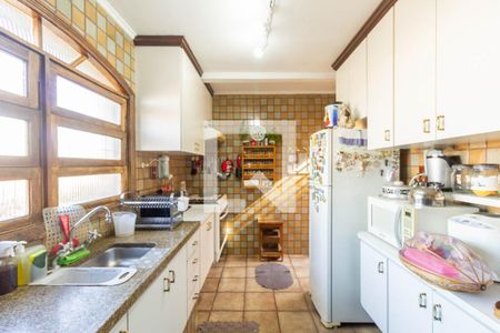 Casa à venda com 350m², 3 quartos e 3 vagas Casa à venda com 350m², 3 quartos e 3 vagasCozinha