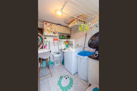 Casa à venda com 350m², 3 quartos e 3 vagas Casa à venda com 350m², 3 quartos e 3 vagasLavanderia