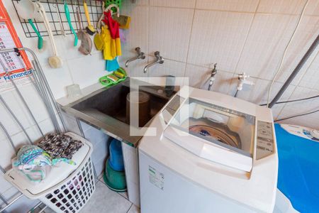 Casa à venda com 350m², 3 quartos e 3 vagas Casa à venda com 350m², 3 quartos e 3 vagasLavanderia