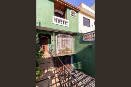 Casa à venda com 350m², 3 quartos e 3 vagas Casa à venda com 350m², 3 quartos e 3 vagasFachada