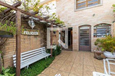 Casa à venda com 350m², 3 quartos e 3 vagas Casa à venda com 350m², 3 quartos e 3 vagasQuintal