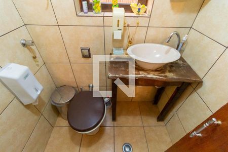 Casa à venda com 350m², 3 quartos e 3 vagas Casa à venda com 350m², 3 quartos e 3 vagasLavabo Garagem