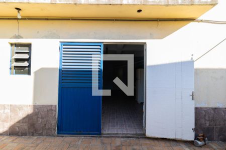 Casa à venda com 300m², 3 quartos e 2 vagas Casa à venda com 300m², 3 quartos e 2 vagasQuintal