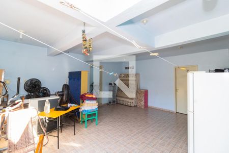 Casa à venda com 300m², 3 quartos e 2 vagas Casa à venda com 300m², 3 quartos e 2 vagasÁrea de Serviço