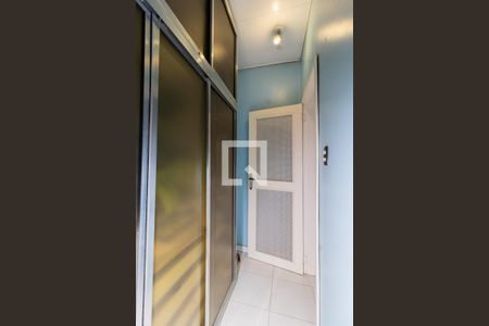 Casa à venda com 300m², 3 quartos e 2 vagas Casa à venda com 300m², 3 quartos e 2 vagasQuarto 2-Closet