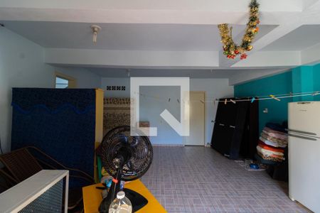 Casa à venda com 300m², 3 quartos e 2 vagas Casa à venda com 300m², 3 quartos e 2 vagasÁrea de Serviço