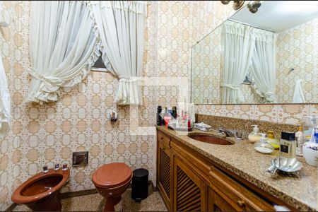 Apartamento à venda com 210m², 3 quartos e 2 vagasBanheiro Social