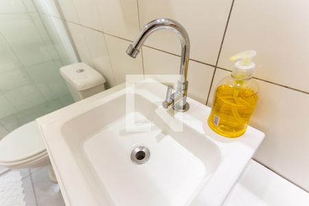 Casa à venda com 70m², 2 quartos e 1 vaga Casa à venda com 70m², 2 quartos e 1 vagaBanheiro